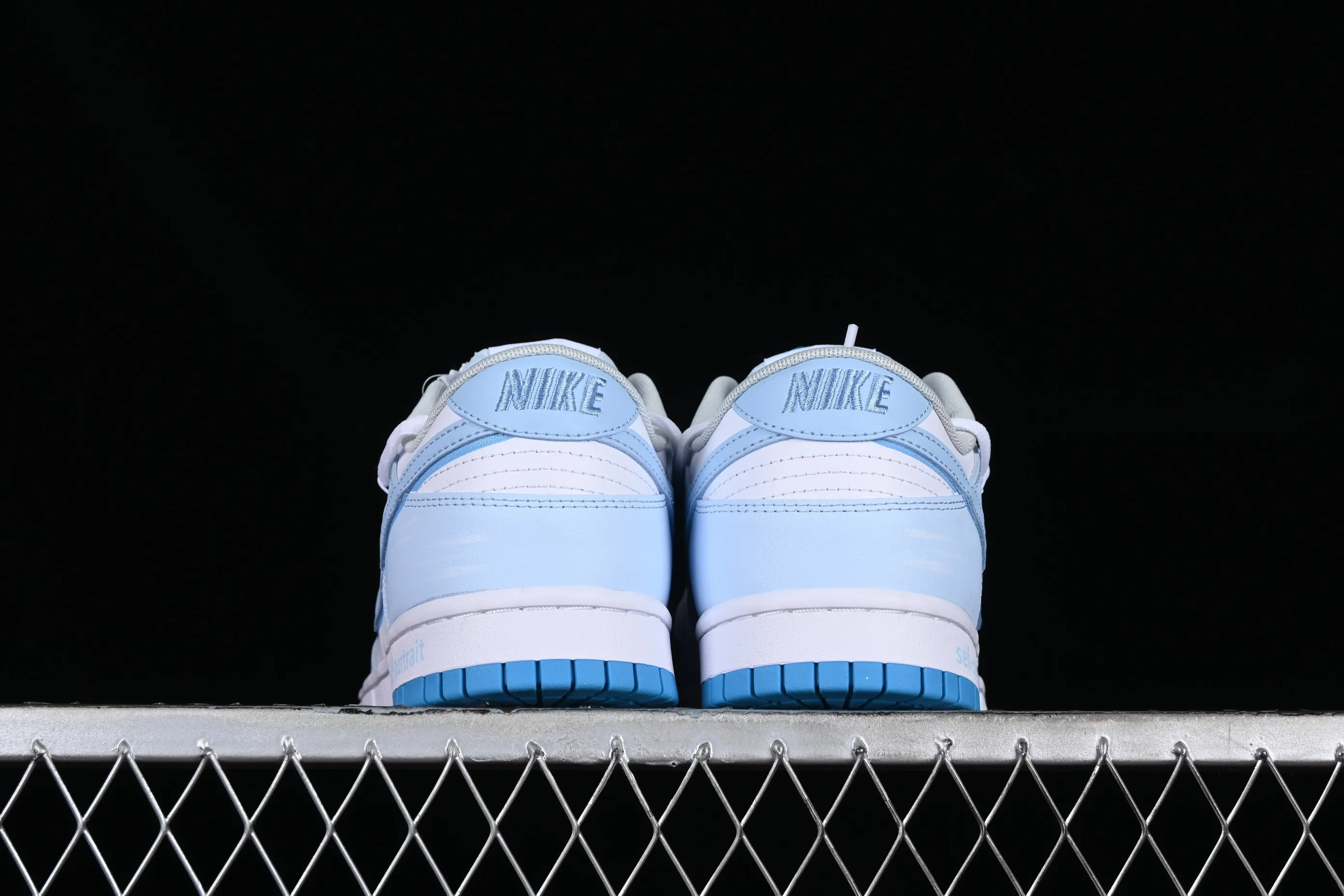 All categories Nk SB Dunk series Nk SB Dunk Low low-top sneakers Nk Dunk Low "BIGNIU" Renaissance self-portrait deconstruction hand-painted spray painting SB strap low-top casual sneakers DV0831-001